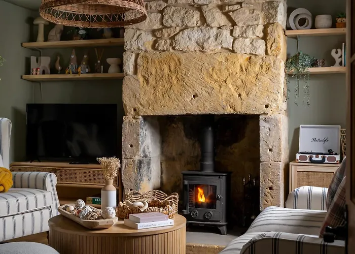 Broadway Scandi Chic Authentic Cottage